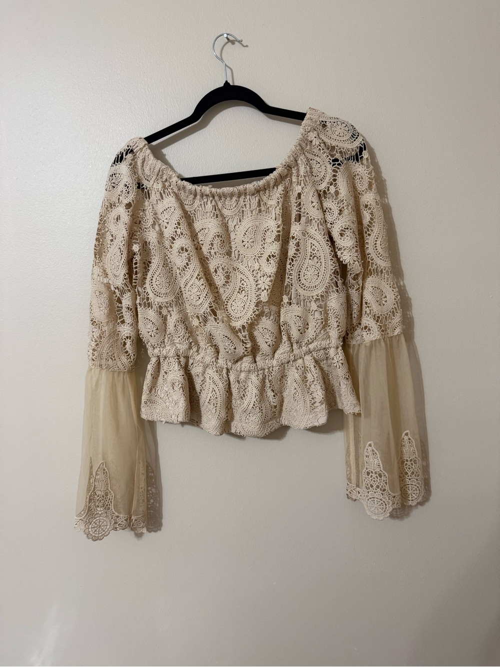 Venus Gorgeous Tan Lace Off Shoulder Blouse, Beautiful Sleeves, Women’s Size L